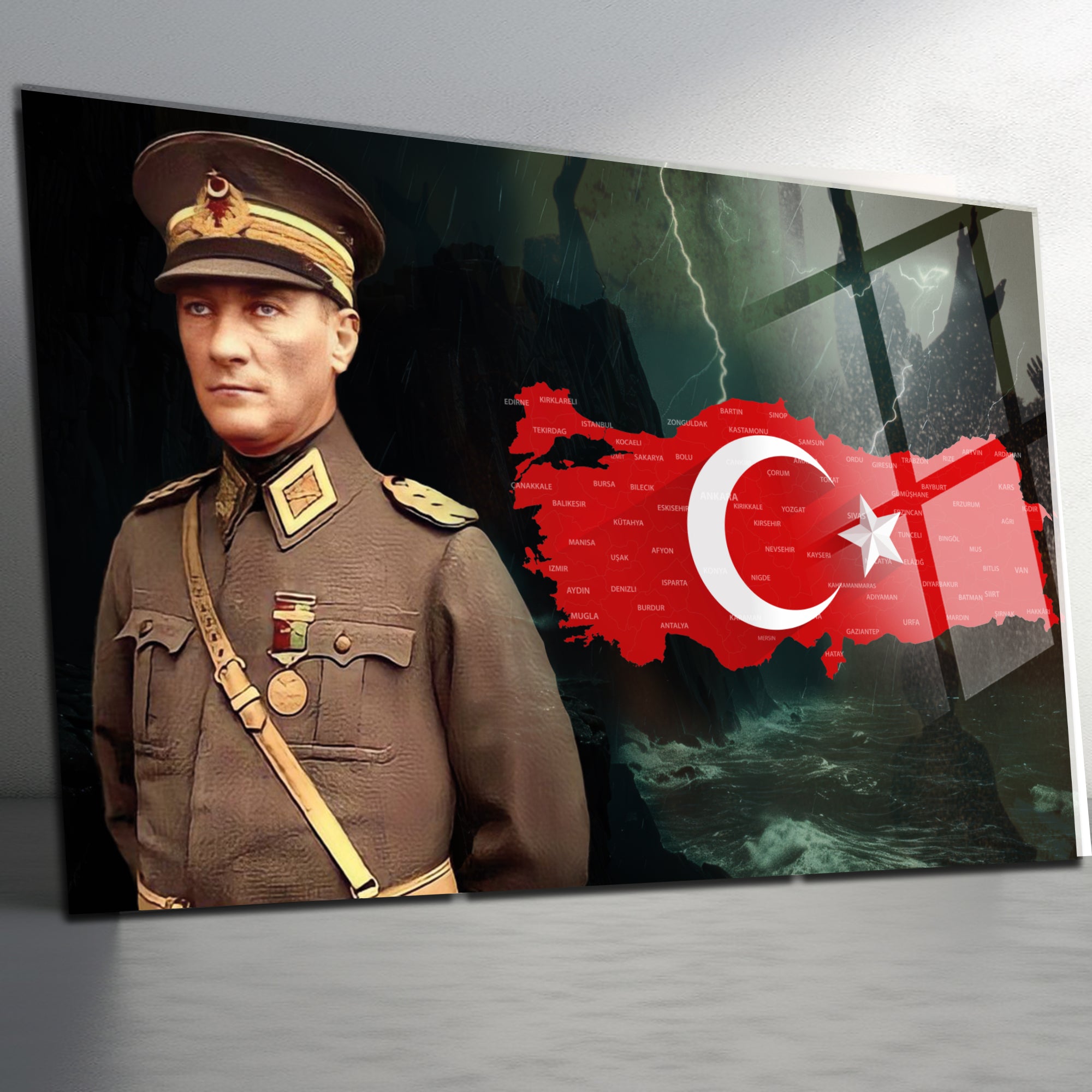 Atatürk Temalı Temperli Cam Duvar Tablosu – Premium UV Baskı, Modern & Şık Dekor
