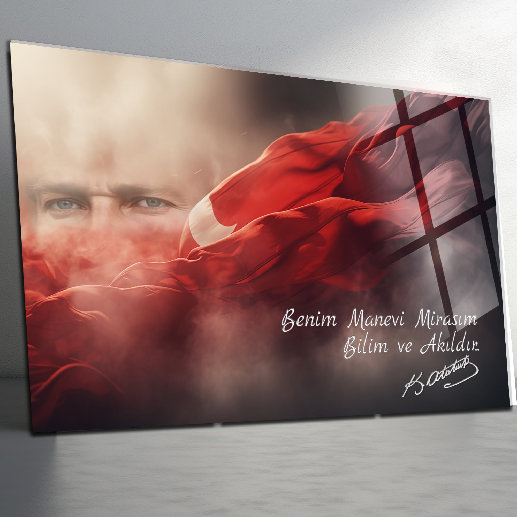 Atatürk Temalı Temperli Cam Duvar Tablosu – Premium UV Baskı, Modern & Şık Dekor