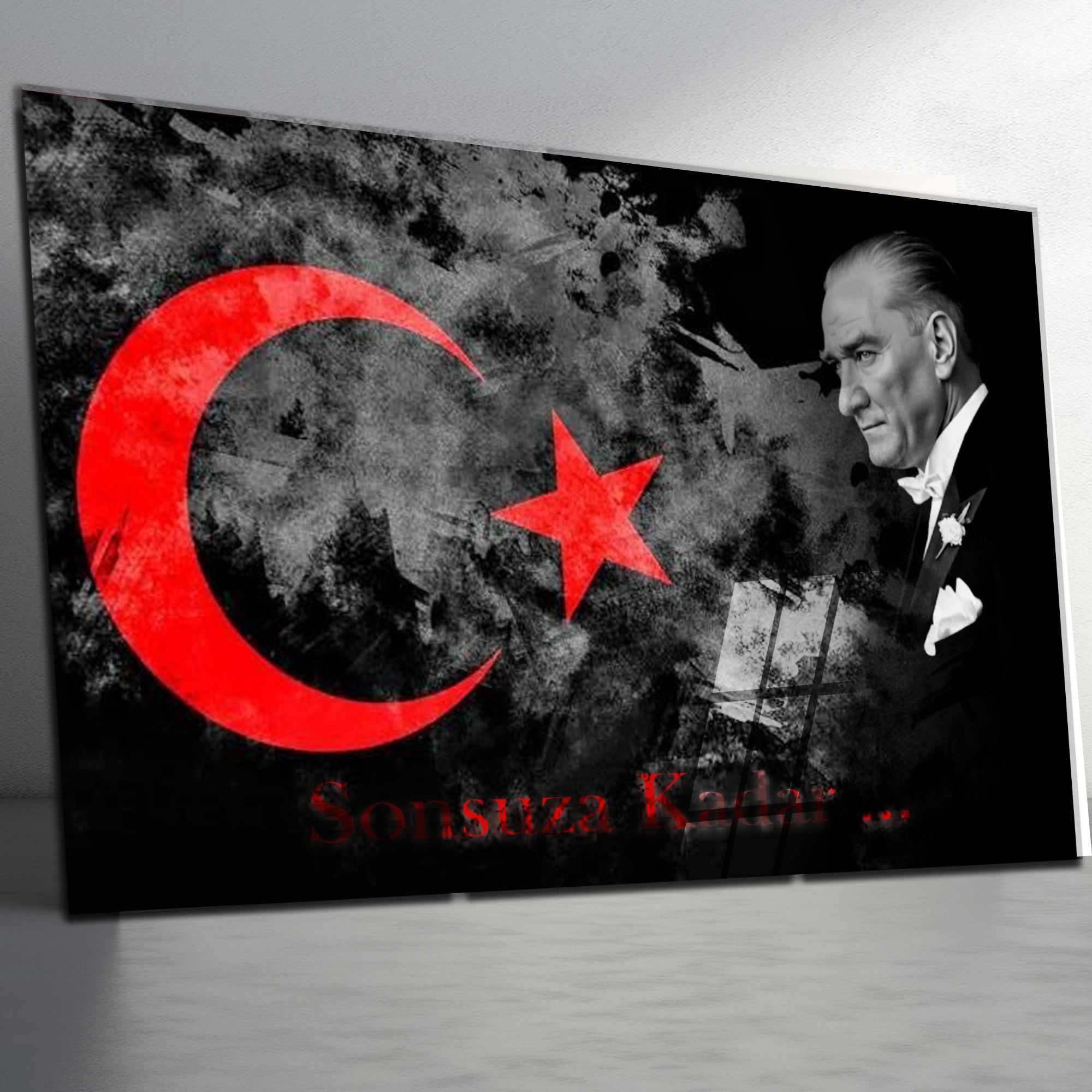 Atatürk Temalı Temperli Cam Duvar Tablosu – Premium UV Baskı, Modern & Şık Dekor