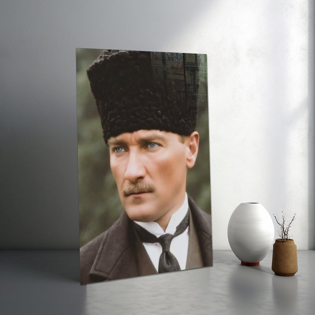 Atatürk Temalı Temperli Cam Duvar Tablosu – Premium UV Baskı, Modern & Şık Dekor