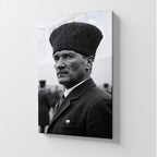 Atatürk Temalı Temperli Cam Duvar Tablosu – Premium UV Baskı, Modern & Şık Dekor