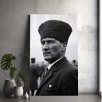 Atatürk Temalı Temperli Cam Duvar Tablosu – Premium UV Baskı, Modern & Şık Dekor