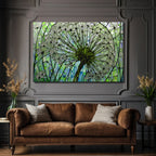 Kara Hindibağ Temalı Vitray Görünümlü Temperli Cam Tablo – Renkli Doğa Duvar Dekoru